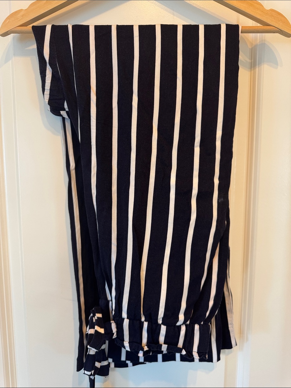 H&M Striped Navy and White Women’s Pants